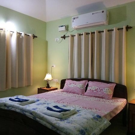 Shirley'S Guest House Majorda Esterno foto