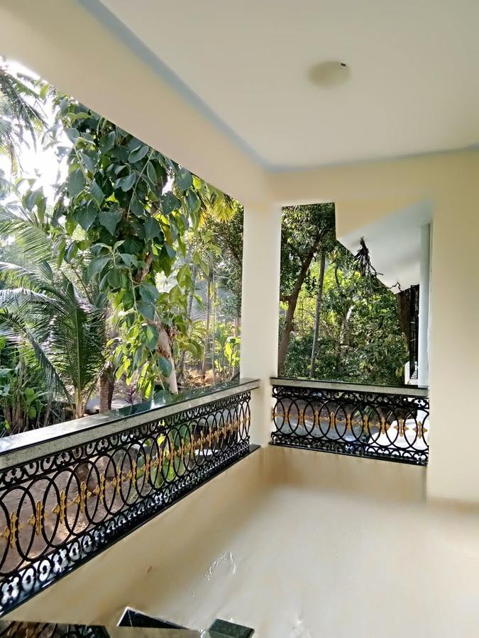 Shirley'S Guest House Majorda Esterno foto